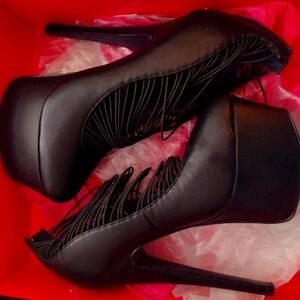 London Trash Ceres Pumps